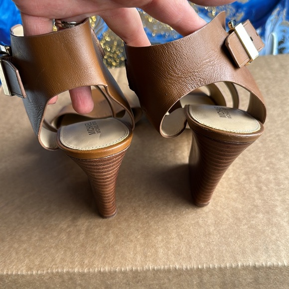 Michael Kors leather brown shoes, size 9.5 - Picture 4 of 4